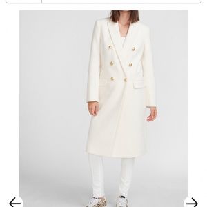 Express coat with gold buttons